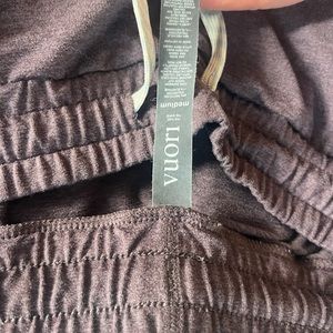 Women’s Vuori joggers (M)